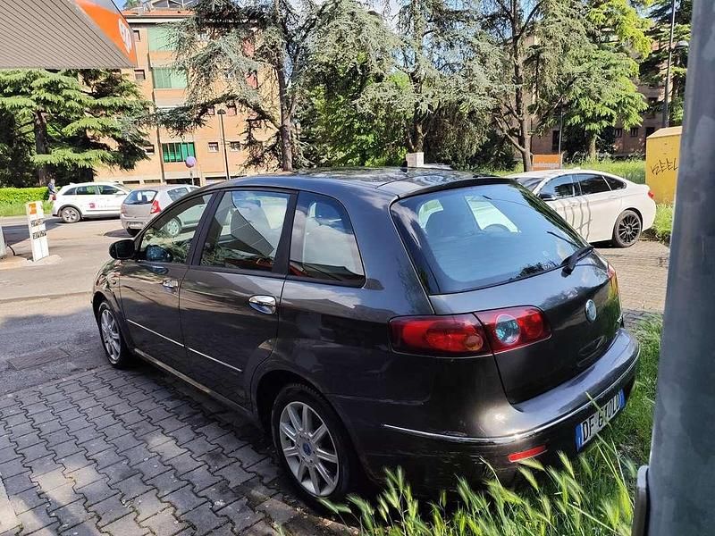 Usata Fiat Croma Dynamic 120 CV (88 kW) 2007 Grigio Station wagon