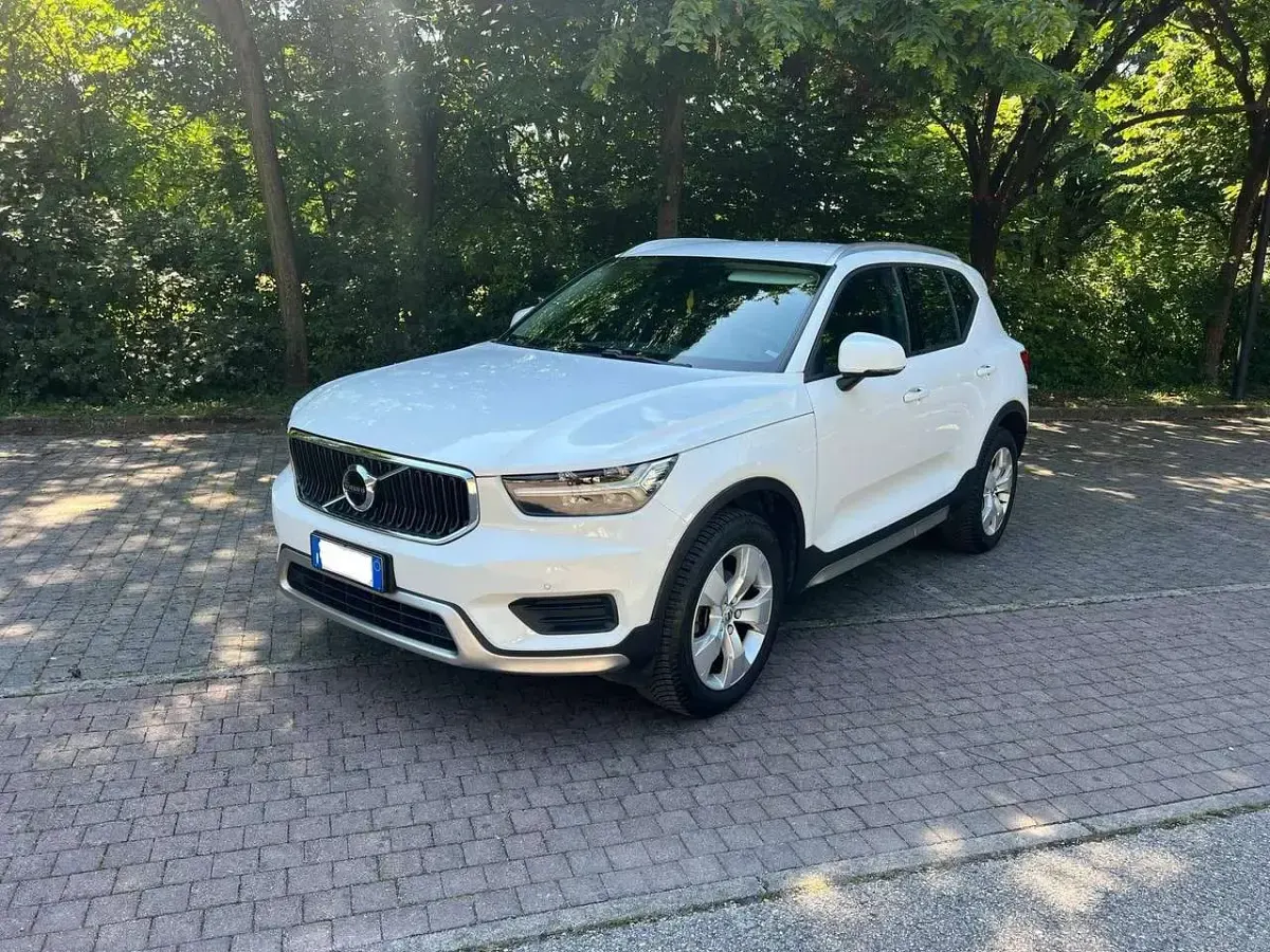 Usata Volvo XC40 Business Edition 150 CV (110 kW) 2019 Bianco SUV