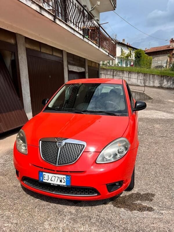 Usata 2011 Lancia Ypsilon Due volumi | 2200 € (Super prezzo) - Immagine 1/4