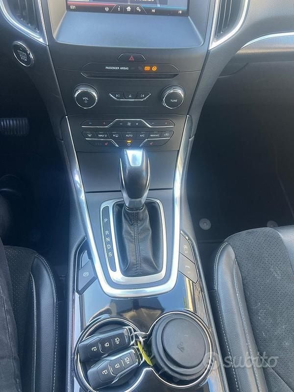 Usata Ford S-MAX S 150 CV (110 kW) 2015 Nero Monovolume