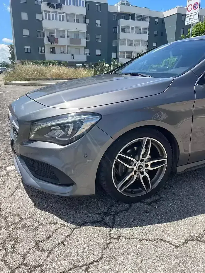 Usata Mercedes CLA200 AMG line 2019 Grigio Coupé