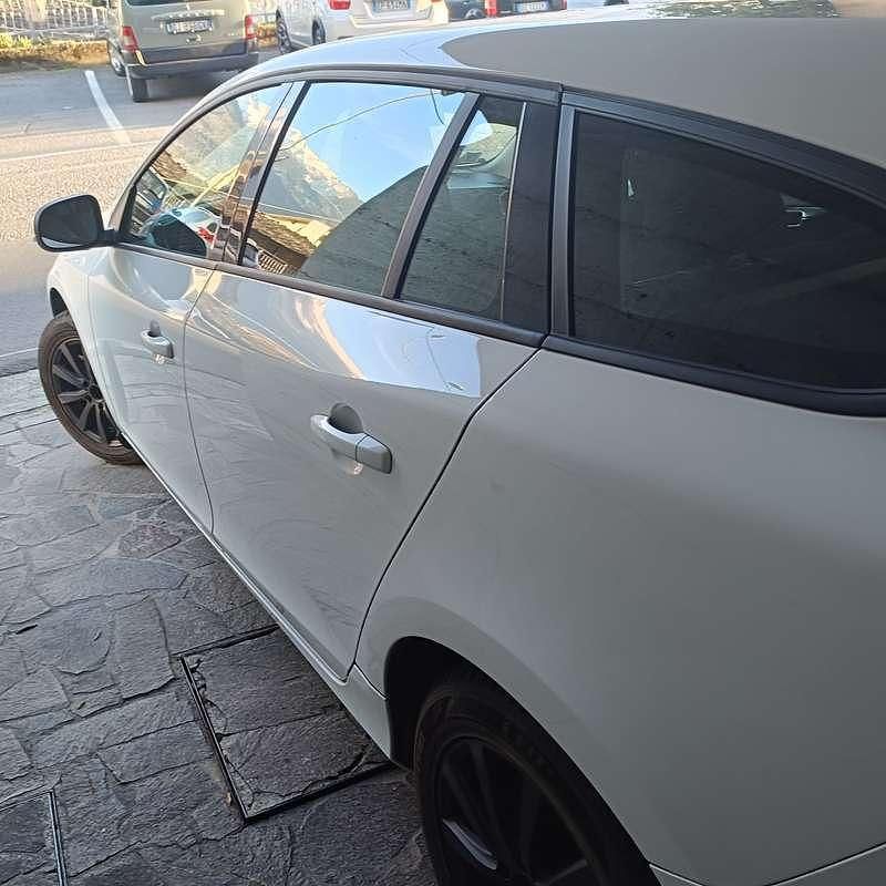 Usata Volvo V60 Kinetic 136 CV (100 kW) 2012 Bianco Station wagon