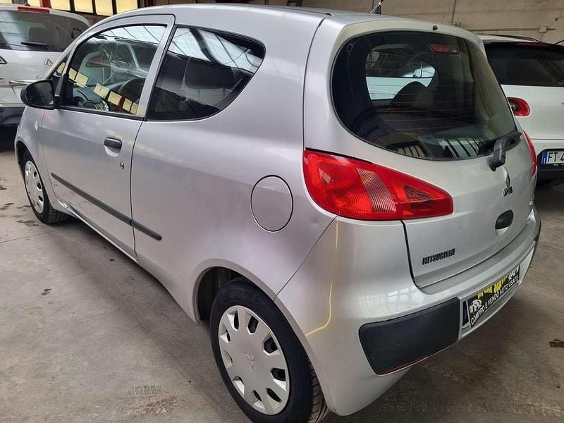 Usata Mitsubishi Colt Inform 75 CV (55 kW) 2010 Argento Utilitaria