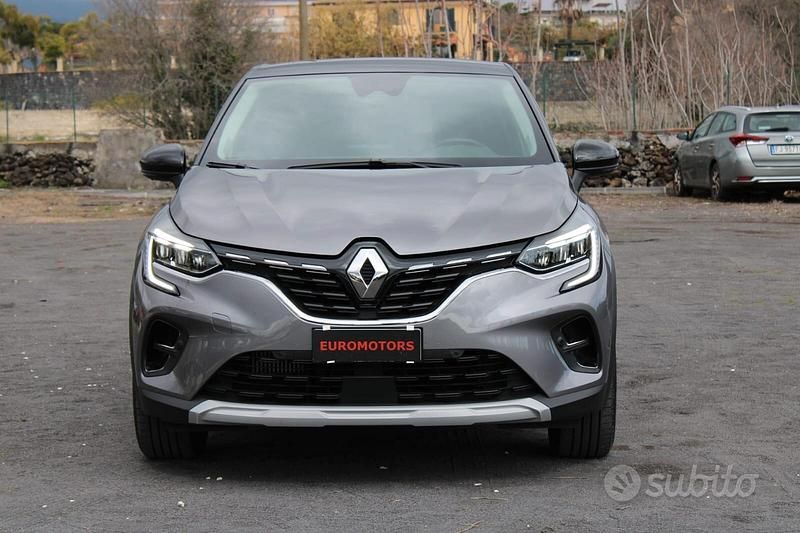 Usata Renault Captur Techno 100 CV (73 kW) 2023 Grigio SUV