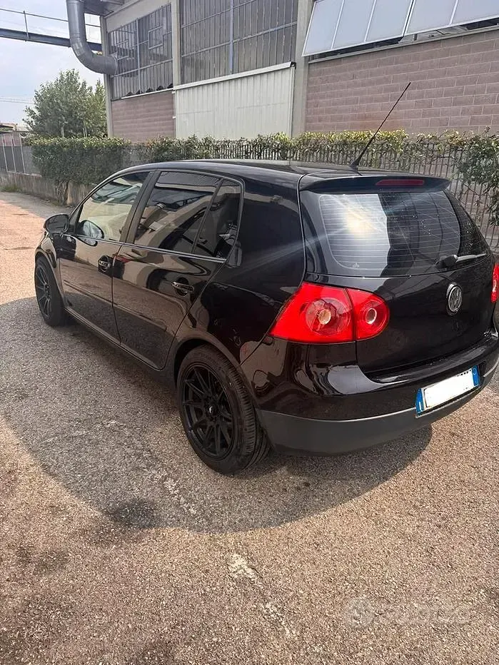 Usata VW Golf IV 102 CV (75 kW) 2006 Nero Berlina