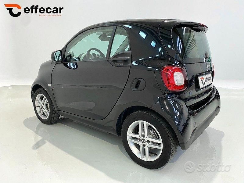 Usata Smart ForTwo Coupé 41 kW (56 CV) 2020 Nero Utilitaria