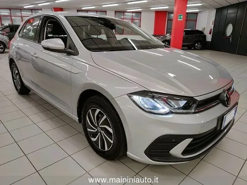 Usata VW Polo Life 80 CV (58 kW) 2024 Argento Utilitaria