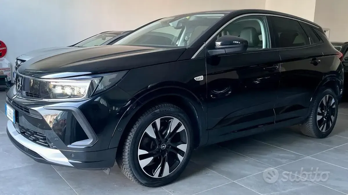 Usata Opel Grandland X Business Elegance 131 CV (96 kW) 2022 Nero SUV