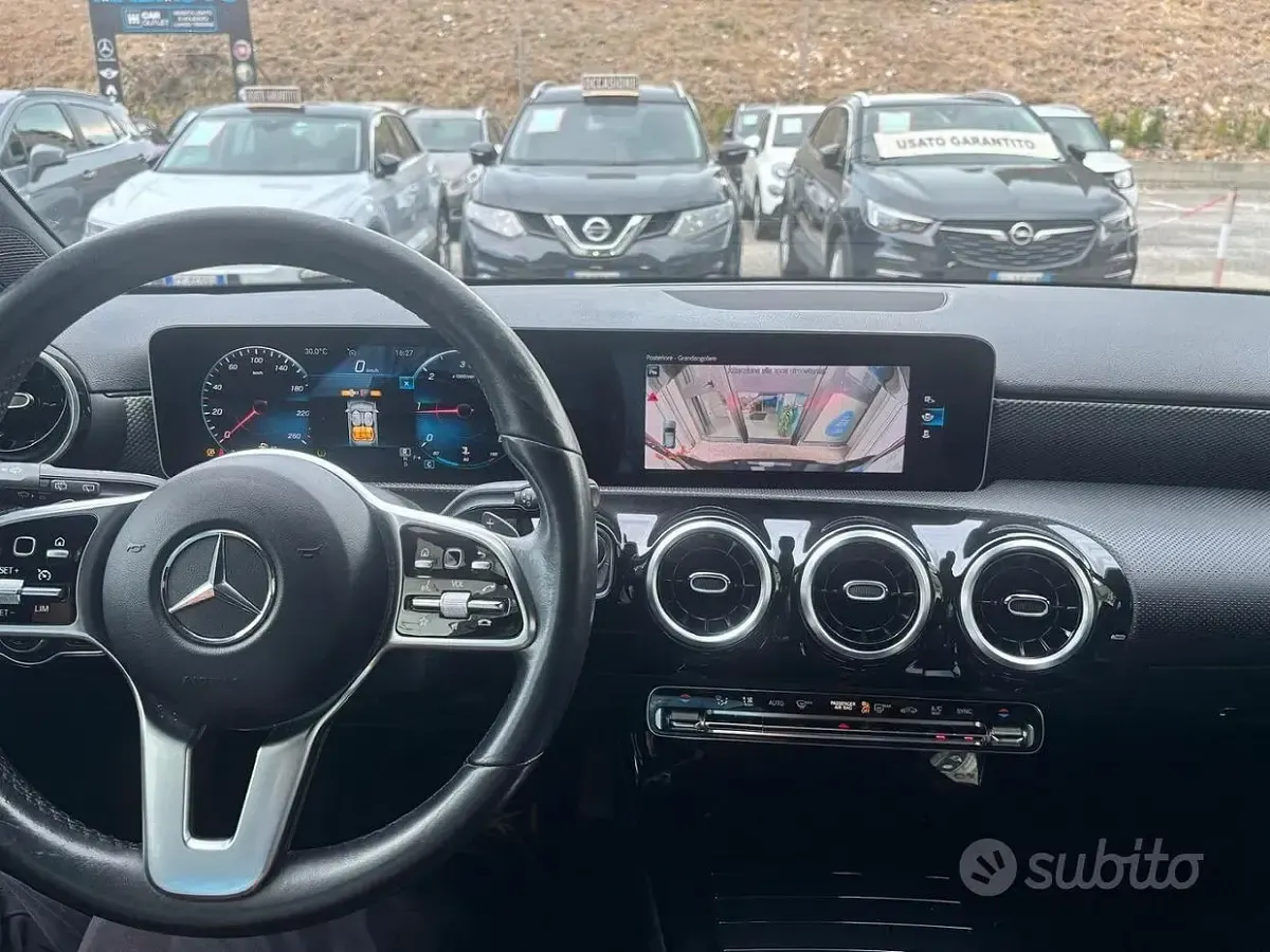 Usata Mercedes A180 Sport Edition 116 CV (85 kW) 2019 Nero Berlina