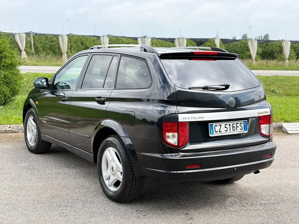 Usata SsangYong Kyron 141 CV (103 kW) 2005 Nero SUV