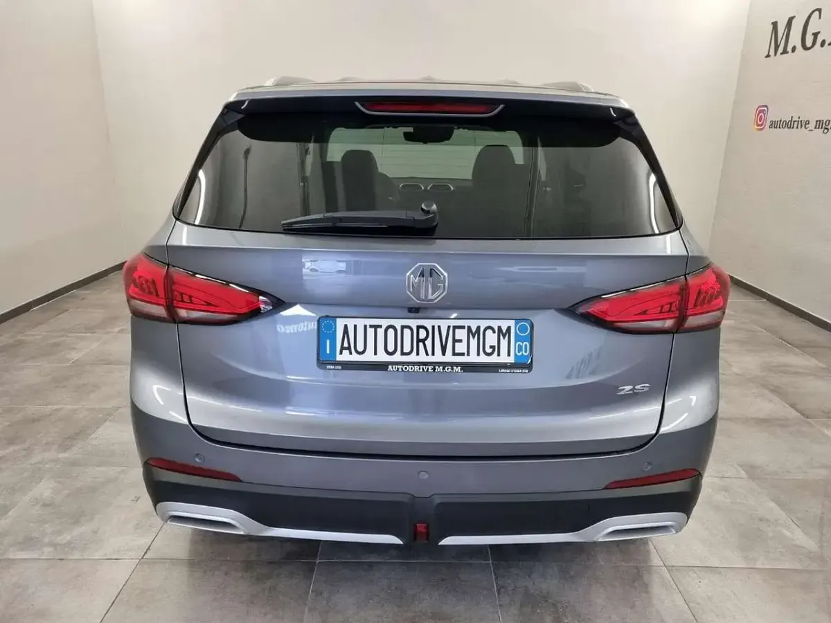Nuevo MG ZS Comfort 116 CV (85 kW) 2026 Gris SUV