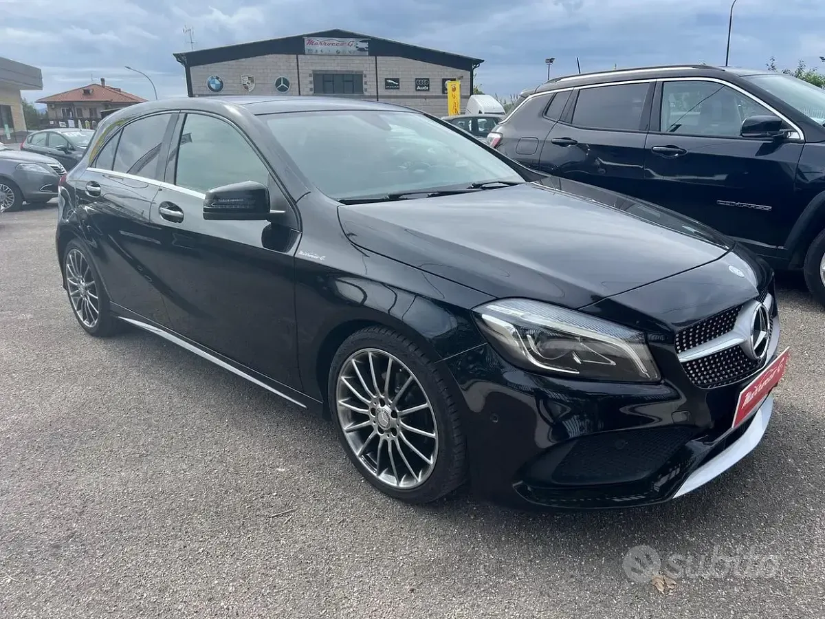 Usata Mercedes A220 Premium 136 CV (100 kW) 2016 Nero Utilitaria