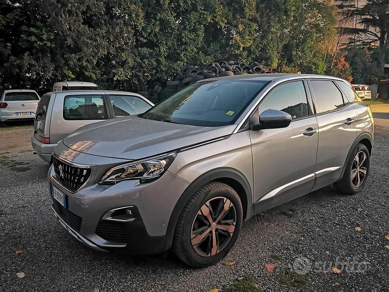 Usata Peugeot 3008 131 CV (96 kW) 2018 Blu Berlina