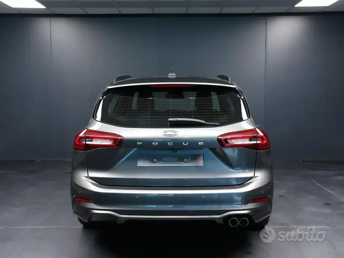 Usata Ford Focus ST 116 CV (85 kW) 2023 Grigio Station wagon