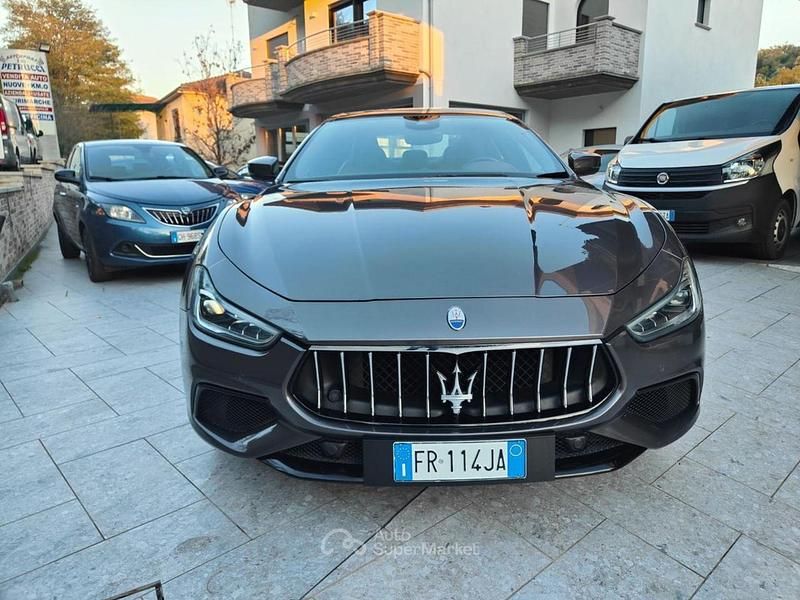 Usata Maserati Ghibli 250 CV (183 kW) 2018 Grigio Berlina