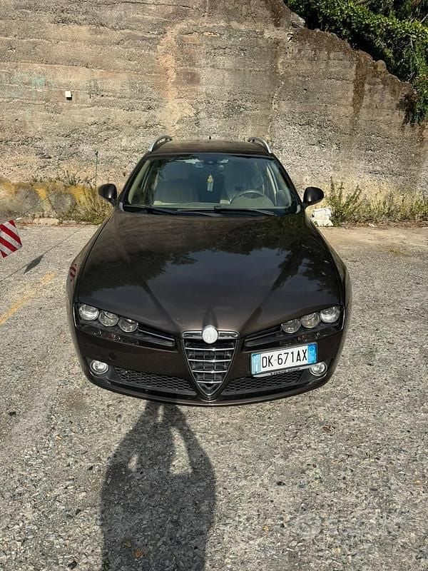 Marrone Usata 2007 Alfa Romeo 159 Station wagon | 4500 € - Immagine 1/4