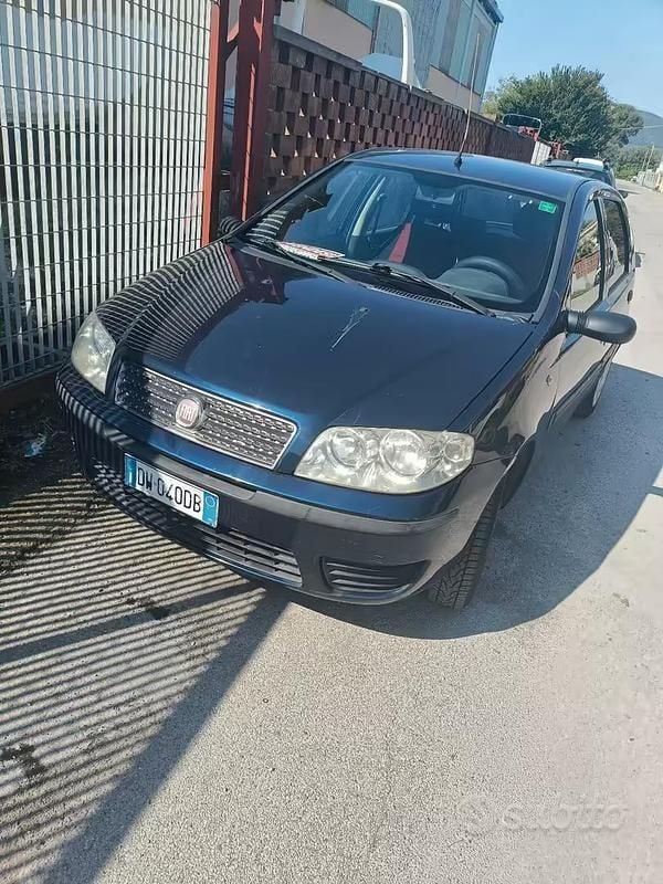 Usata Fiat Punto 2009 Blu Utilitaria