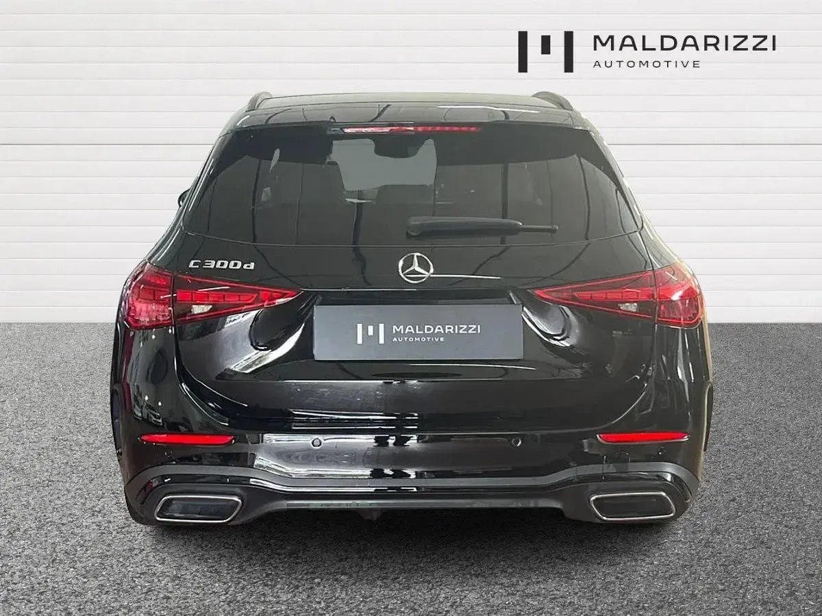 Usata Mercedes 300 AMG Line Premium Plus 265 CV (194 kW) 2023 Nero Station wagon