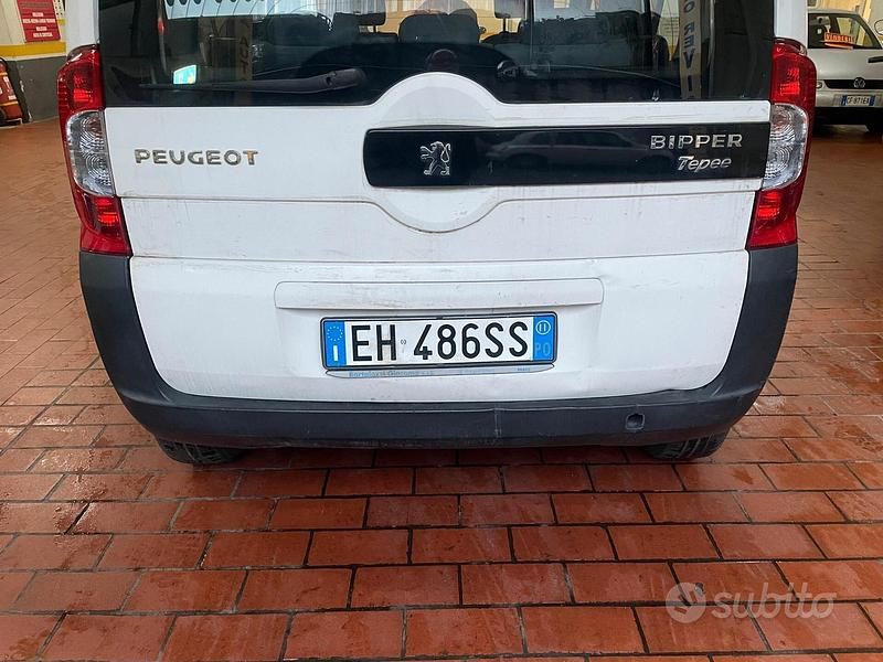 Usata Peugeot Bipper Outdoor 75 CV (55 kW) 2011 Bianco Monovolume