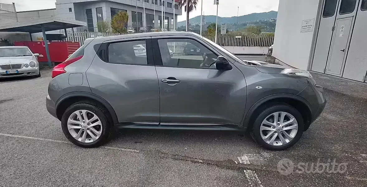 Usata Nissan Juke Acenta 117 CV (86 kW) 2014 Grigio SUV