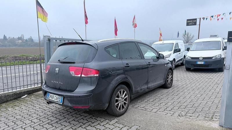 Usata Seat Altea XL 105 CV (77 kW) 2010 Grigio Monovolume
