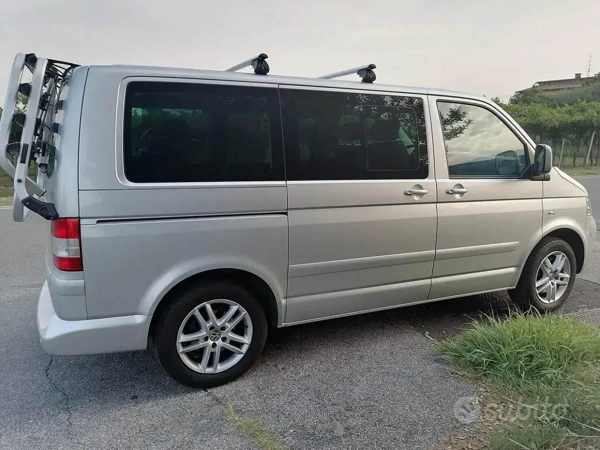 Usata VW Multivan 174 CV (127 kW) 2009 Grigio Monovolume