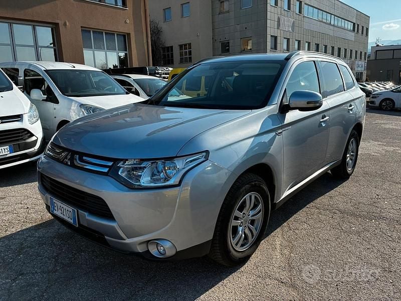 Usata Mitsubishi Outlander 150 CV (110 kW) 2014 Grigio SUV