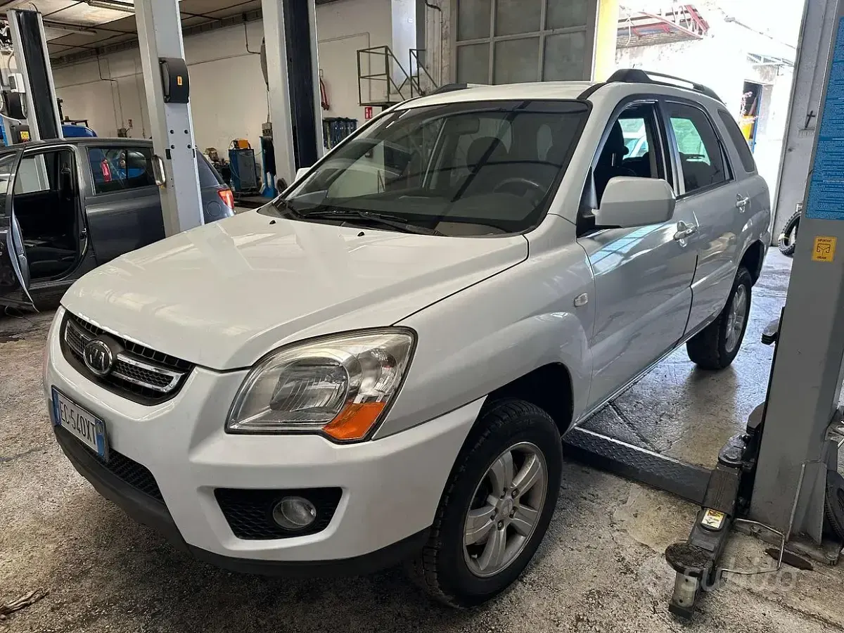 Usata Kia Sportage Active 150 CV (110 kW) 2010 Bianco SUV