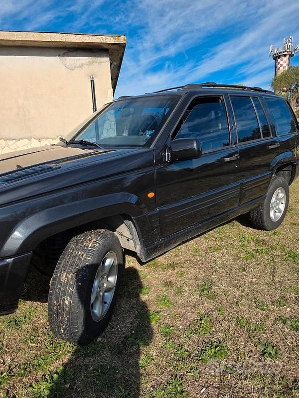 Usata Jeep Cherokee 1998 Nero SUV