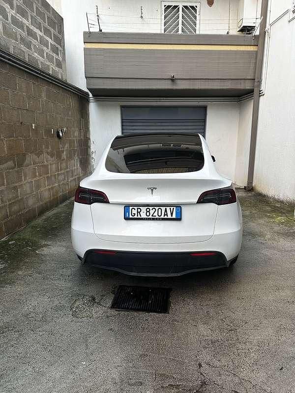 Usata Tesla Model Y RWD 200 kW (272 CV) 2023 SUV