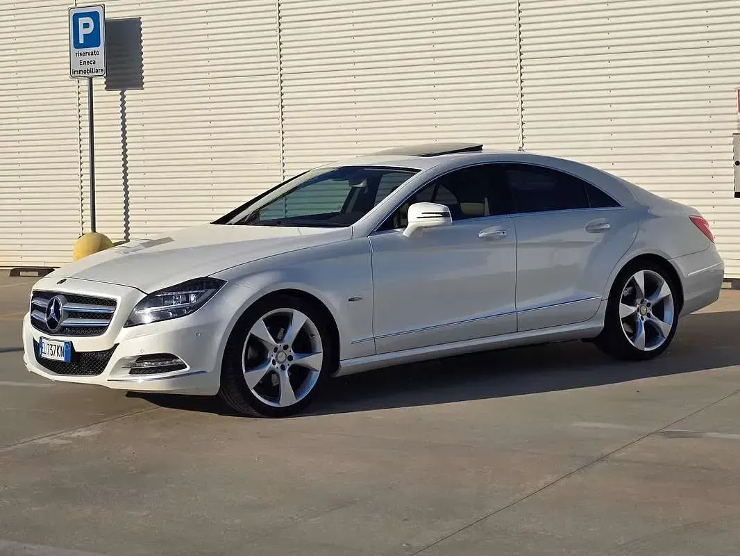 Usata Mercedes CLS350 265 CV (194 kW) 2012 Bianco Coupé