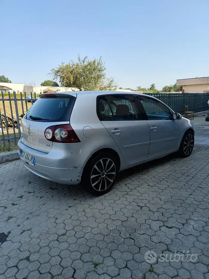 Usata VW Golf IV 105 CV (77 kW) 2005 Grigio Berlina