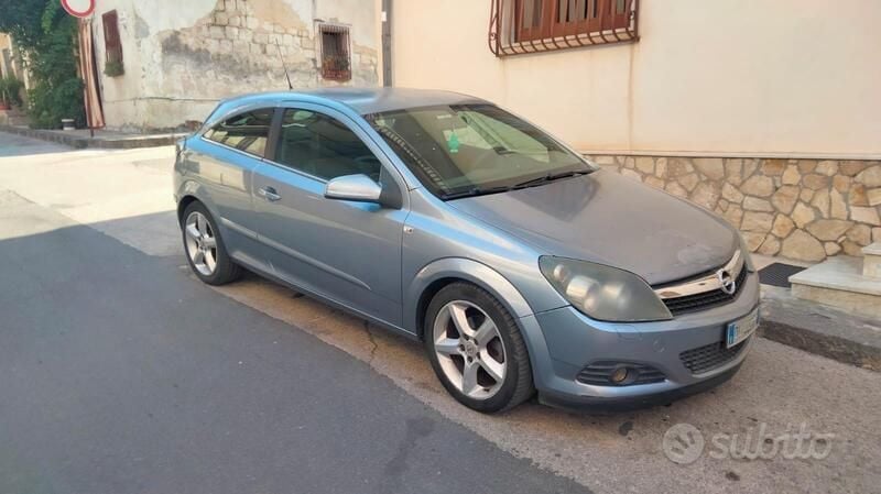 Usata Opel Astra 101 CV (74 kW) 2008 Grigio