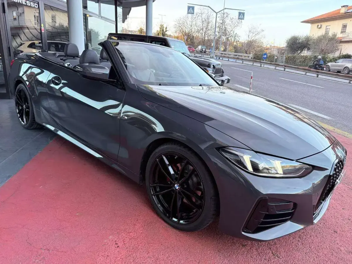 Usata BMW 420 M Sport 184 CV (135 kW) 2024 Grigio scuro Cabrio