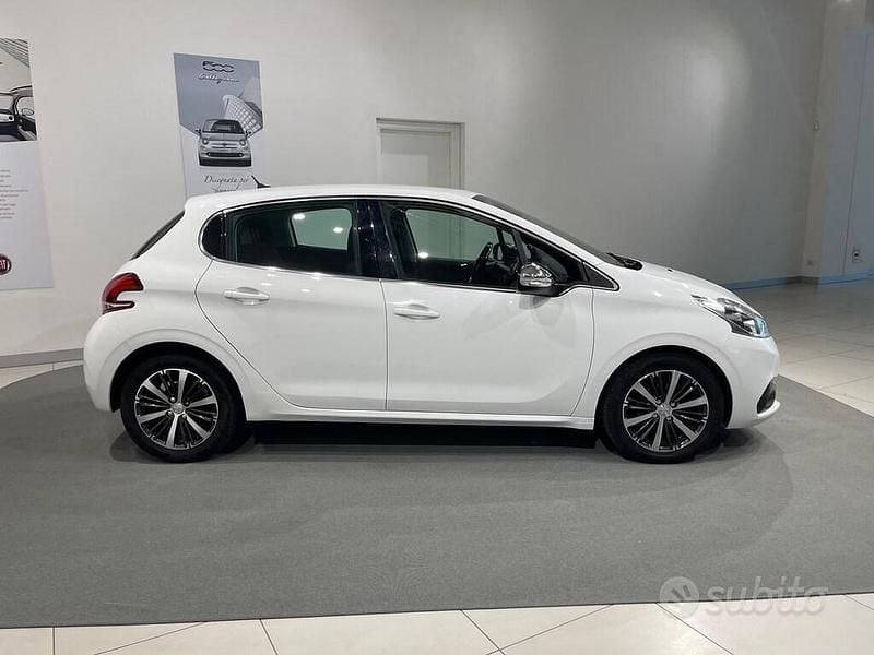 Usata Peugeot 208 Allure 101 CV (74 kW) 2017 Bianco Utilitaria