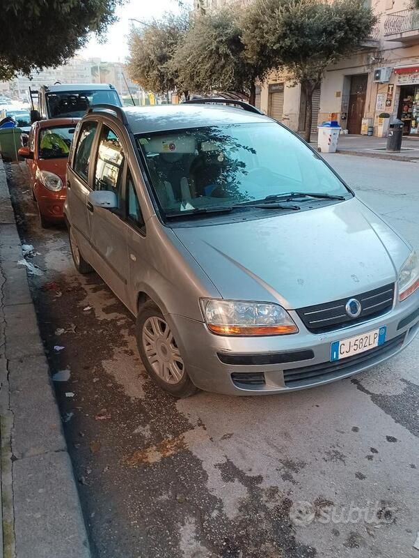 Usata Fiat Idea 2004 Grigio Monovolume