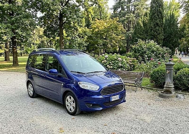 Usata Ford Tourneo Courier 101 CV (74 kW) 2018 Blu/azzurro Monovolume