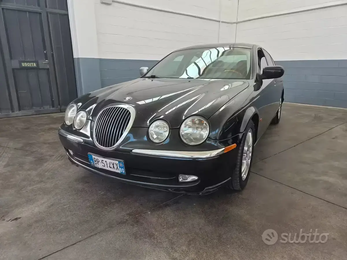 Usata Jaguar S-Type S 238 CV (175 kW) 2001 Verde Berlina