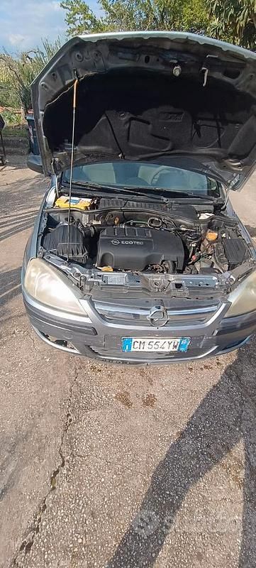 Usata Opel Corsa 69 CV (50 kW) 2004 Grigio Utilitaria