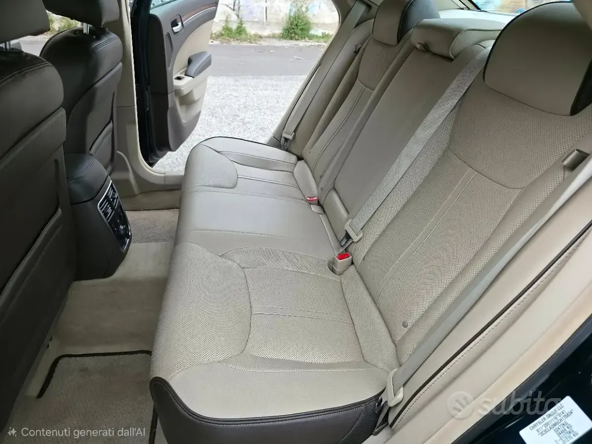 Usata Lancia Thema 239 CV (175 kW) 2012 Blu Berlina