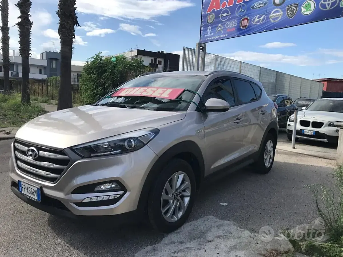 Usata Hyundai Tucson Classic 116 CV (85 kW) 2018 Oro SUV