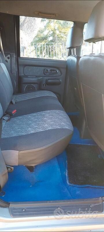 Usata Mitsubishi L200 99 CV (72 kW) 1998 Argento Pick-up