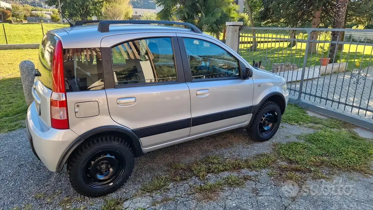 Usata Fiat Panda 4x4 69 CV (50 kW) 2007 Grigio Utilitaria