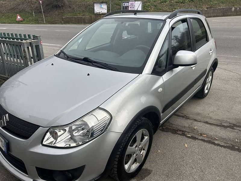 Usata Suzuki SX4 107 CV (78 kW) 2007 Argento SUV
