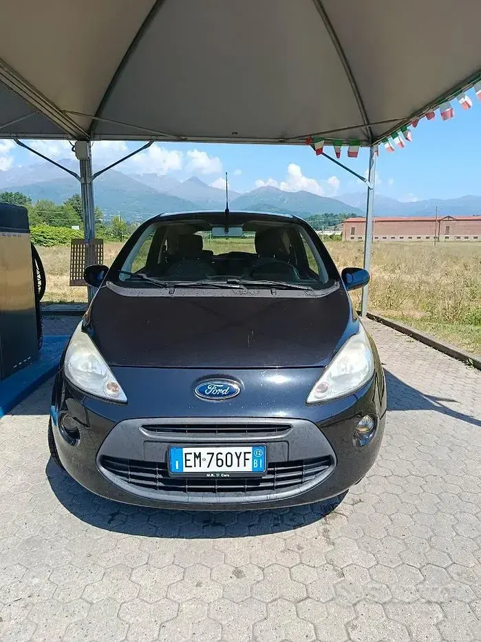 Usata Ford Ka 69 CV (50 kW) 2012 Nero Utilitaria