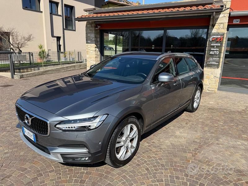 Usata Volvo V90 CC Pro 190 CV (139 kW) 2017 Grigio Station wagon