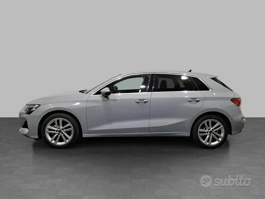 Usata Audi A3 Advanced 150 CV (110 kW) 2025 Grigio freccia perla Berlina