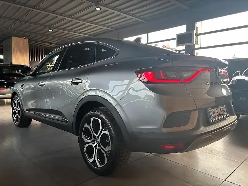 Usata Renault Arkana Intens 140 CV (102 kW) 2022 Grigio SUV