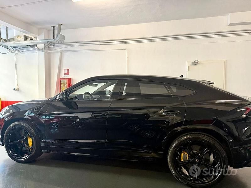 Usata Lamborghini Urus 650 CV (478 kW) 2020 Nero SUV