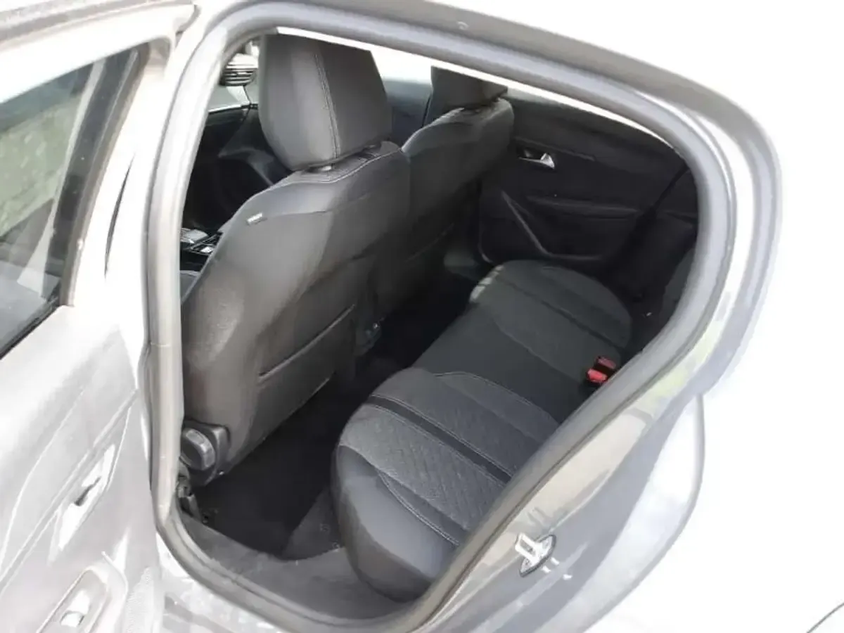 Usata Peugeot 208 Allure 135 CV (99 kW) 2025 Grigio Utilitaria